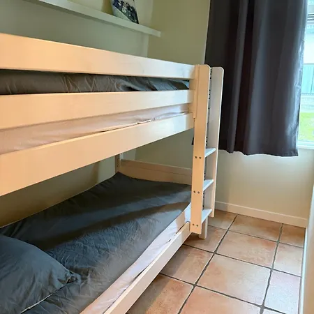 Gezellig 6 Personen Woning In Sintmaartenszee Aan Het En Natuur! Hébergement de vacances Sint Maartensvlotbrug