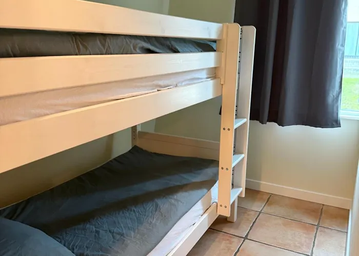 Gezellig 6 Personen Woning In Sintmaartenszee Aan Het En Natuur! Feriehus Sint Maartensvlotbrug