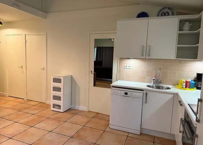 Gezellig 6 Personen Woning In Sintmaartenszee Aan Het En Natuur! Feriehus